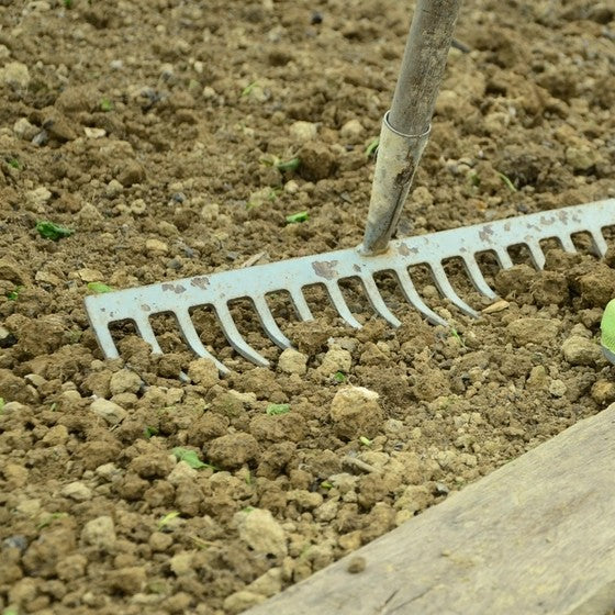 Garden rake head